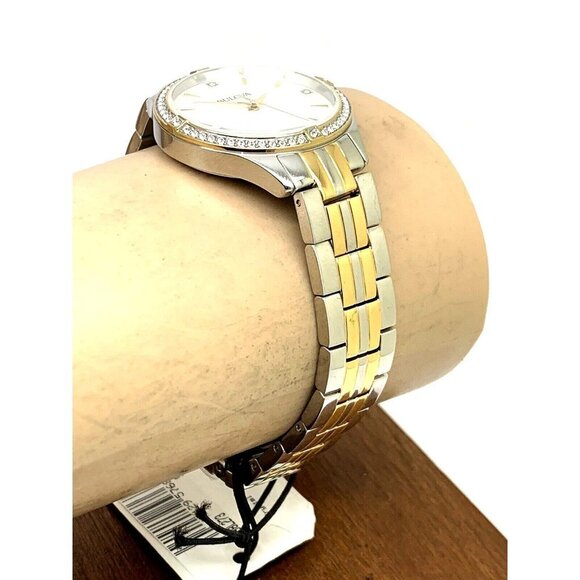 Bulova Women's Watch 98L273 Mother of Pearl Dial Two Tone Steel Gemmed 32mm - Picture 12 of 14